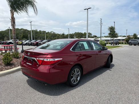 Used 2017 Toyota Camry SE FWD image 7