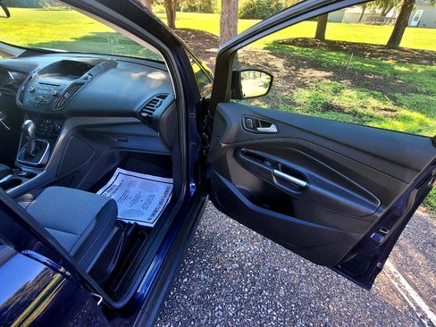 Used 2017 Ford C-MAX SE image 15