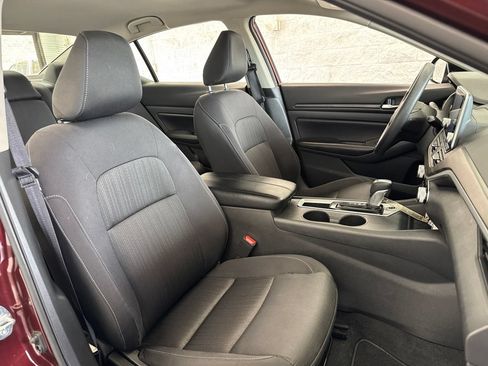 Used 2025 Nissan Altima 2.5 SV FWD image 45