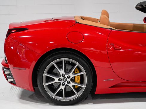 Used 2009 Ferrari California RWD image 20