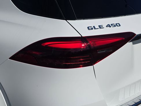 New 2026 Mercedes-Benz GLE 450 4MATIC image 33