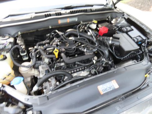 Used 2020 Ford Fusion SE FWD image 28