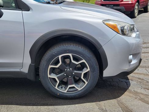Used 2014 Subaru Crosstrek 2.0i Premium w/ Moonroof Package AWD/4WD image 13