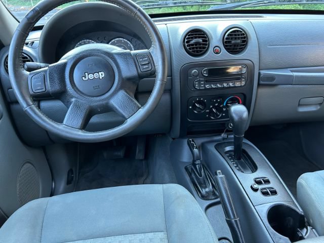 Used 2006 Jeep Liberty Sport AWD/4WD image 11