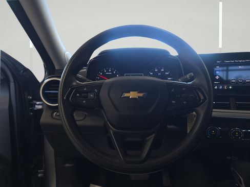 Used 2024 Chevrolet Trax LS FWD image 13
