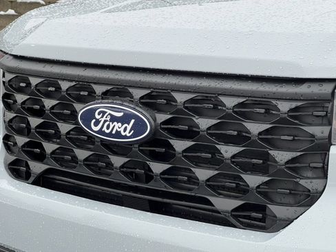 Certified 2025 Ford Maverick XL w/ 4K Tow Package image 33