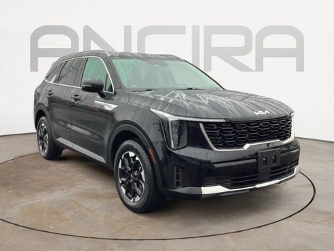 Used 2024 Kia Sorento S image 7