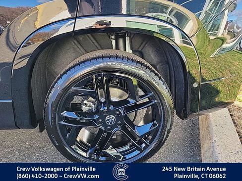 New 2026 Volkswagen Tiguan SE R-Line image 18