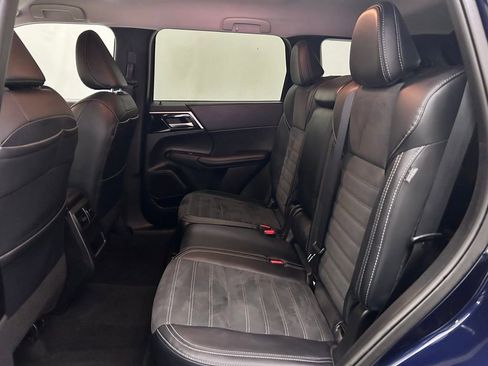 Used 2024 Mitsubishi Outlander SE image 22