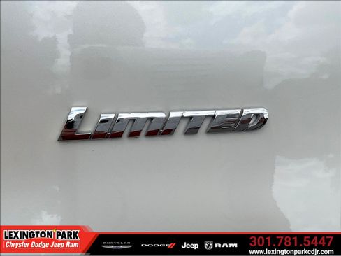Used 2023 Toyota 4Runner Limited AWD/4WD image 23