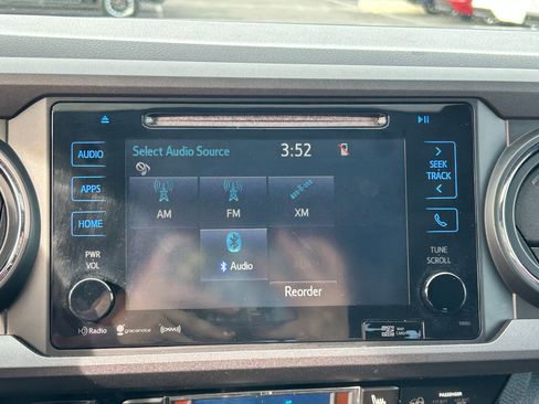 Used 2017 Toyota Tacoma TRD Off-Road w/ Premium & Technology Package image 19