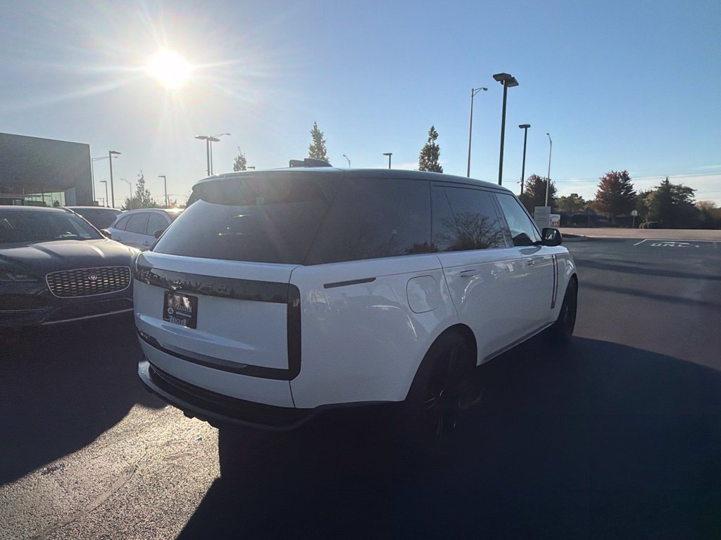 Used 2025 Land Rover Range Rover Long Wheelbase SE AWD/4WD image 5