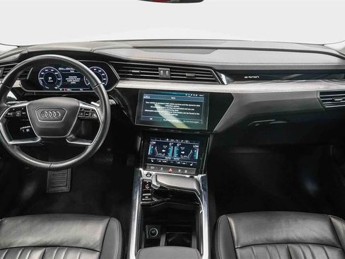 Used 2023 Audi e-tron Premium image 12