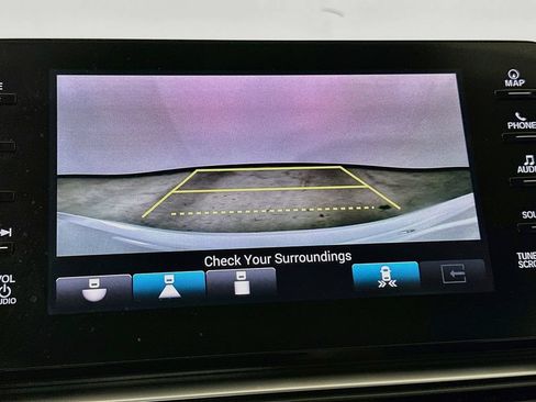 Used 2018 Honda Accord Touring image 14