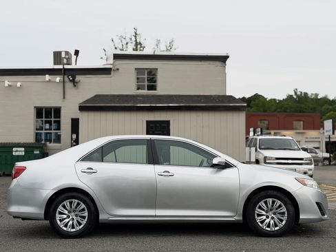 Used 2012 Toyota Camry LE FWD image 8