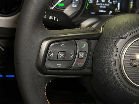 Used 2024 Jeep Wrangler Unlimited AWD/4WD image 27