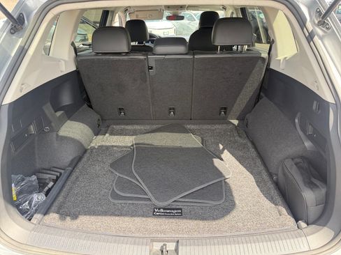 Used 2023 Volkswagen Tiguan SE AWD/4WD image 32