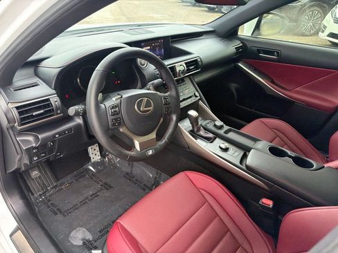 Used 2019 Lexus IS 300 F Sport w/ F Sport Package RWD image 11