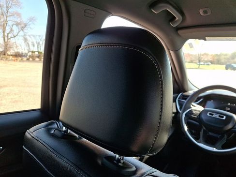 Certified 2024 Jeep Grand Cherokee L Laredo image 14