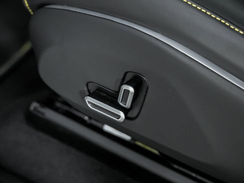 Used 2025 Ferrari Purosangue image 35