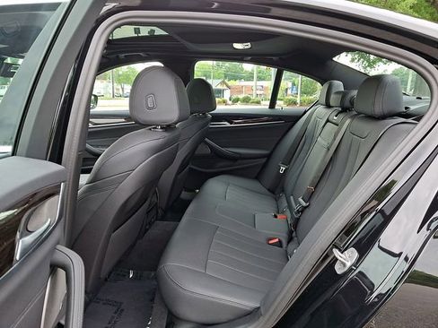 Used 2023 BMW 530i w/ Premium Package RWD image 12