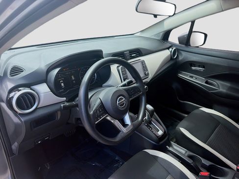 Used 2021 Nissan Versa SV image 7