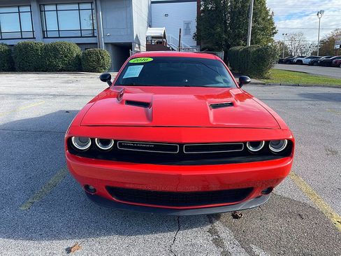 Used 2016 Dodge Challenger SXT Plus image 2
