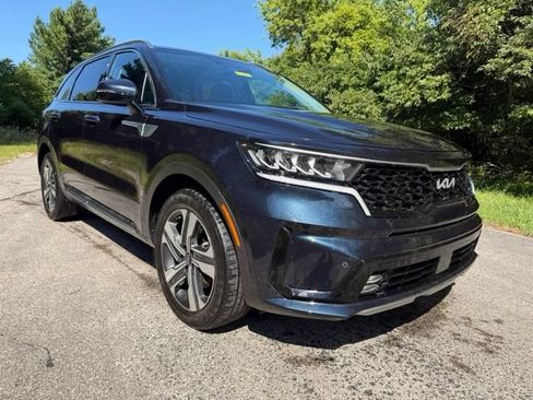 Certified 2023 Kia Sorento EX AWD/4WD image 4