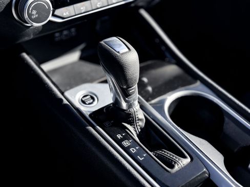 Used 2024 Nissan Altima 2.5 SV image 14