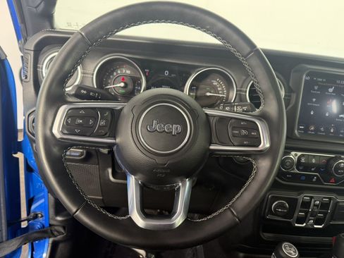 Used 2022 Jeep Wrangler Unlimited Sahara w/ Cold Weather Group AWD/4WD image 20