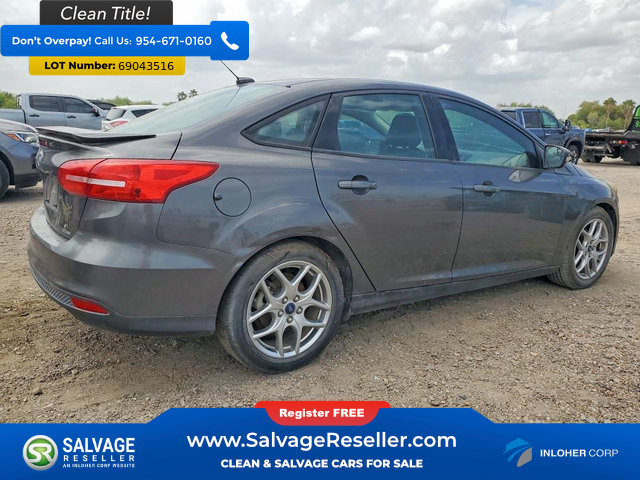 Used 2015 Ford Focus SE w/ Equipment Group 201A FWD image 4