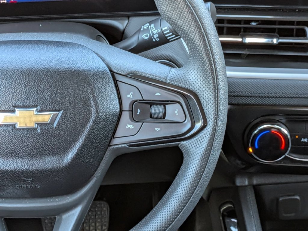 Used 2025 Chevrolet TrailBlazer LT AWD/4WD image 18