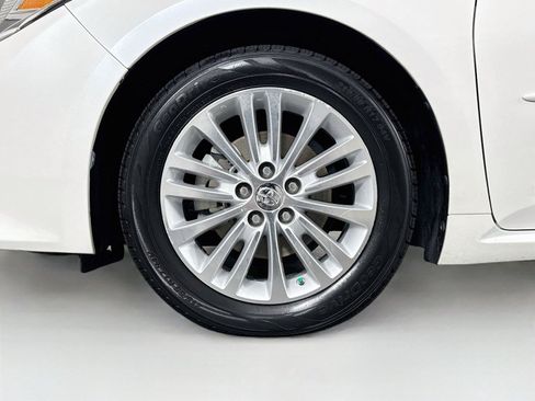 Used 2013 Toyota Avalon Limited FWD image 44