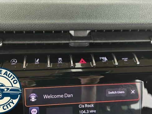 Used 2023 Jeep Grand Cherokee Altitude image 15