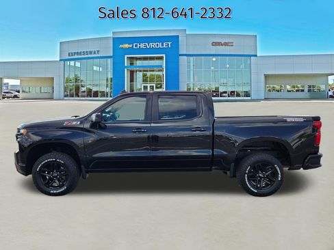 Used 2019 Chevrolet Silverado 1500 LT Trail Boss w/ Convenience Package AWD/4WD image 4