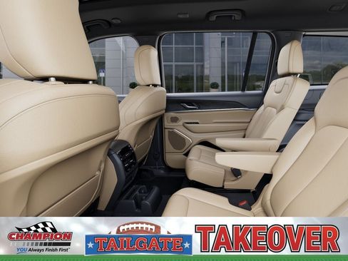 New 2026 Jeep Grand Cherokee L Limited w/ Limited Altitude Package AWD/4WD image 23