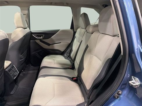 Used 2023 Subaru Forester Premium image 31