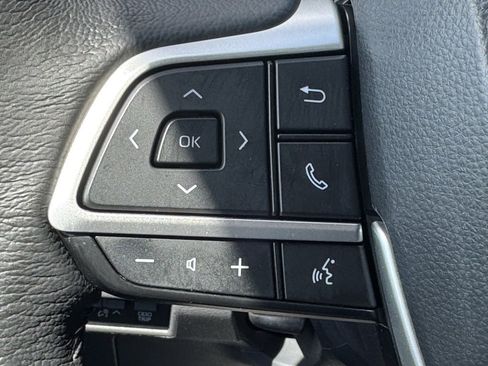 Used 2024 Toyota Sienna XLE image 8