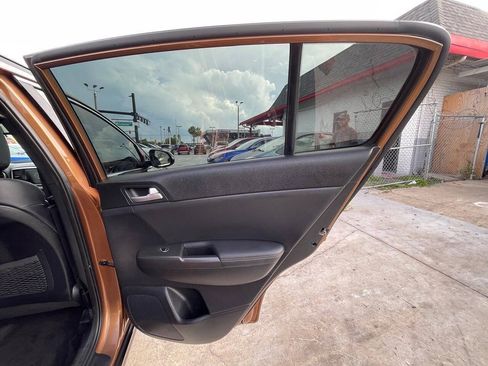 Used 2020 Kia Sportage S w/ S FWD Sunroof Package image 14