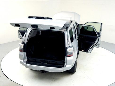 Certified 2024 Toyota 4Runner TRD Off-Road Premium image 23