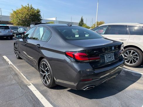Used 2023 BMW 530e xDrive w/ Premium Package AWD/4WD image 2