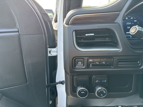 Used 2024 Chevrolet Tahoe LT image 12