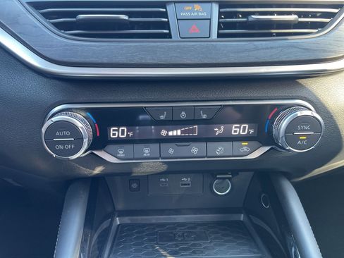 New 2025 Nissan Altima 2.5 SL image 26