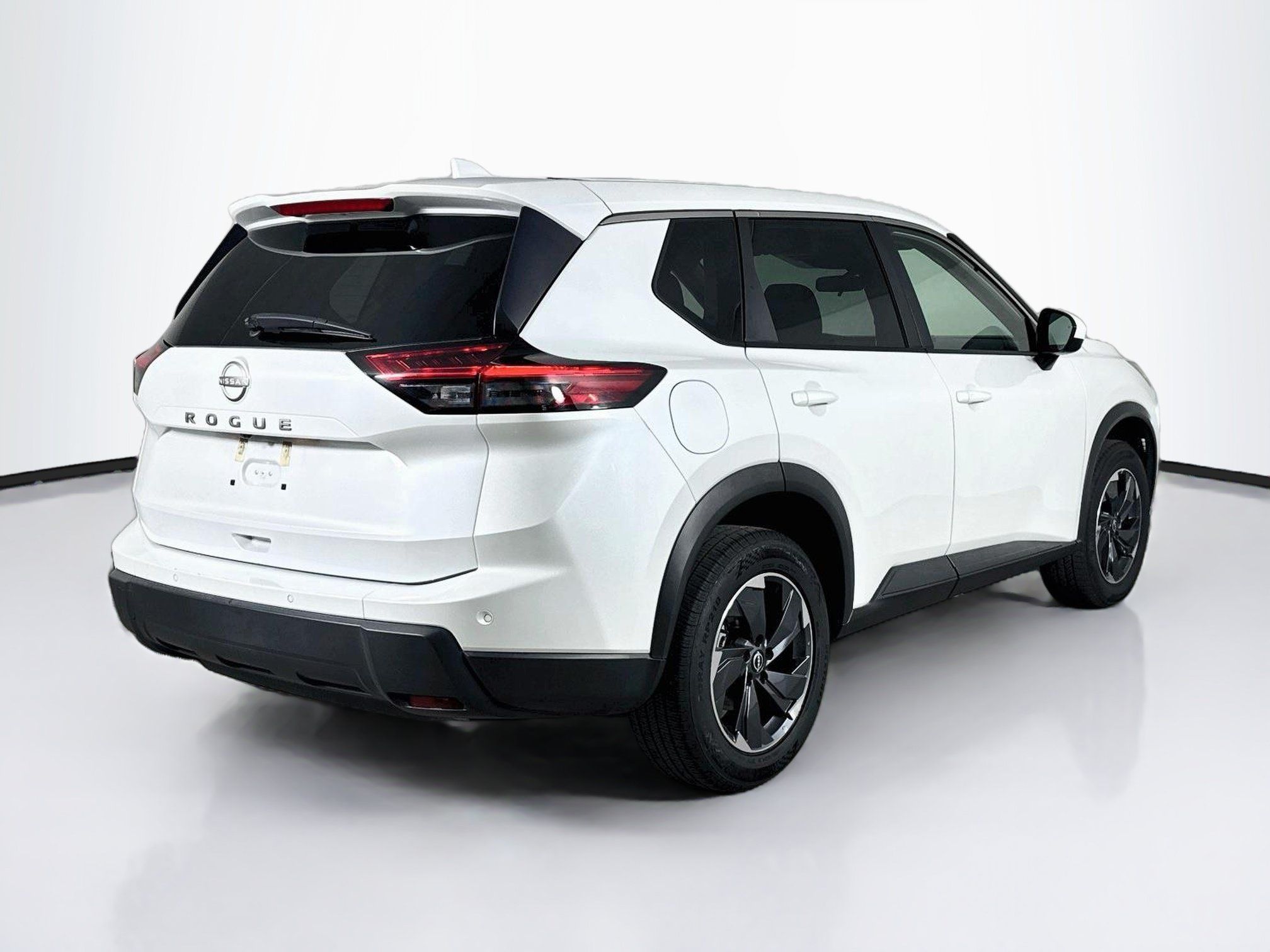 Used 2025 Nissan Rogue SV FWD image 3