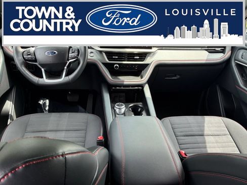 Used 2025 Ford Explorer ST-Line w/ ST-Line Street Pack AWD/4WD image 24