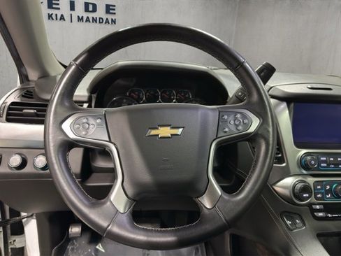 Used 2017 Chevrolet Suburban LT image 16