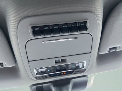 Used 2024 Ford F250 Lariat w/ Lariat Ultimate Package AWD/4WD image 17