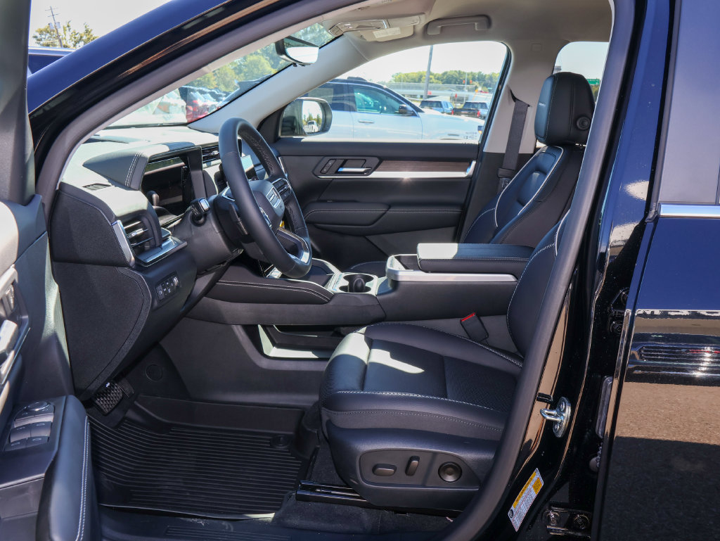 New 2027 GMC Terrain Denali w/ LPO, Black Badging Package AWD/4WD image 8