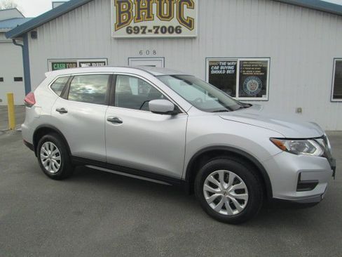 Used 2018 Nissan Rogue S image 1