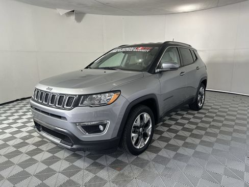 Used 2021 Jeep Compass Limited FWD image 4